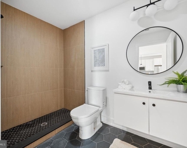 3037 Richmond Street - Photo Thumbnail 12