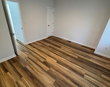 4854 Brown Street - Photo Thumbnail 16