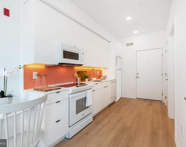 1141 N Front Street - Photo Thumbnail 13