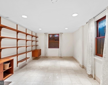 2201 Green Street - Photo Thumbnail 8