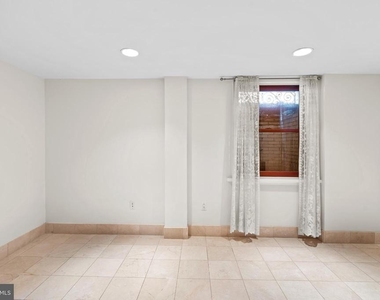 2201 Green Street - Photo Thumbnail 14