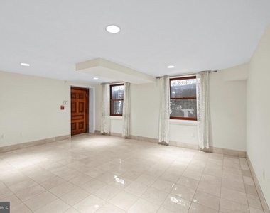 2201 Green Street - Photo Thumbnail 10