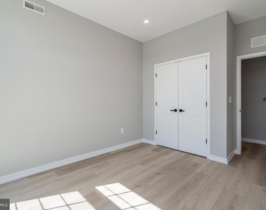 2401 Washington Avenue - Photo Thumbnail 10