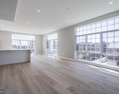 2401 Washington Avenue - Photo Thumbnail 3