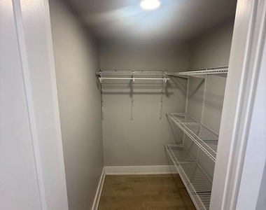 721 N 16th Street - Photo Thumbnail 8