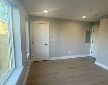 721 N 16th Street - Photo Thumbnail 12