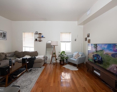 1526 Mount Vernon Street - Photo Thumbnail 5