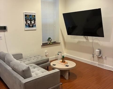 1206 Walnut Street - Photo Thumbnail 4