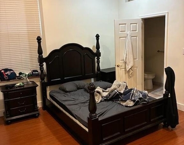1206 Walnut Street - Photo Thumbnail 6