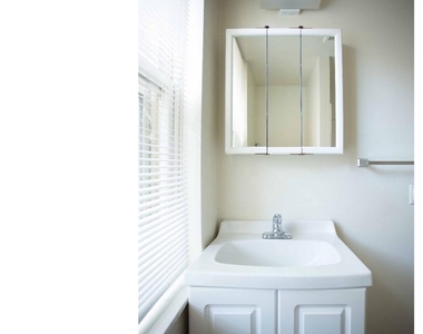 721 Spruce Street - Photo Thumbnail 9