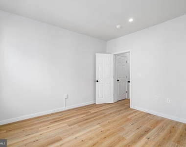 438 Dudley Street - Photo Thumbnail 12