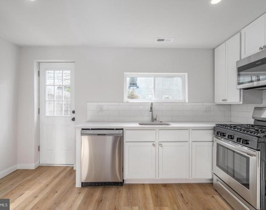 438 Dudley Street - Photo Thumbnail 4