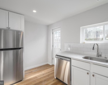 438 Dudley Street - Photo Thumbnail 5