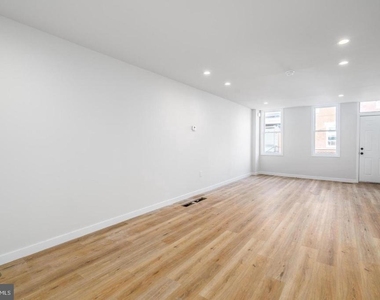 438 Dudley Street - Photo Thumbnail 3