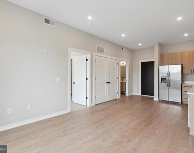 308 W Chelten Avenue - Photo Thumbnail 5