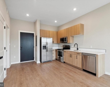 308 W Chelten Avenue - Photo Thumbnail 3