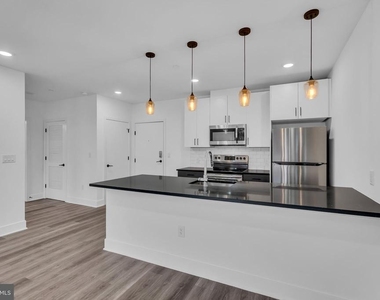 330 Cecil B Moore Avenue - Photo Thumbnail 2