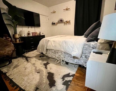 5411 W Berks Street - Photo Thumbnail 9