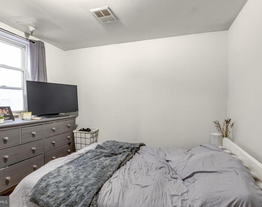 238 W Girard Avenue - Photo Thumbnail 10
