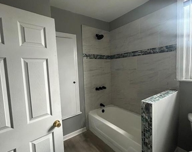 1901 N 60th Street - Photo Thumbnail 3
