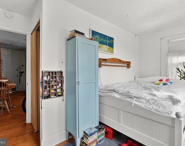 916 Pine Street - Photo Thumbnail 8