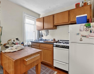 916 Pine Street - Photo Thumbnail 3