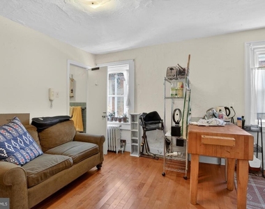 916 Pine Street - Photo Thumbnail 2