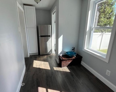 5547 Ridge Avenue - Photo Thumbnail 30