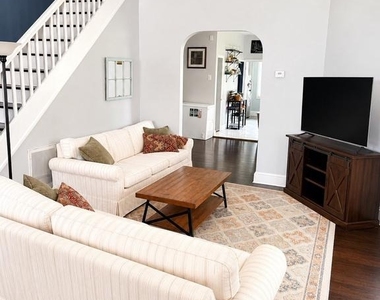 5547 Ridge Avenue - Photo Thumbnail 4