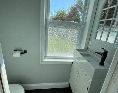 5547 Ridge Avenue - Photo Thumbnail 32