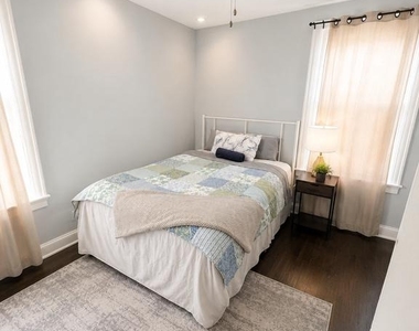 5547 Ridge Avenue - Photo Thumbnail 15