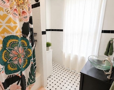 5547 Ridge Avenue - Photo Thumbnail 16