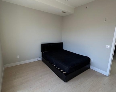 1809 Master Street - Photo Thumbnail 5