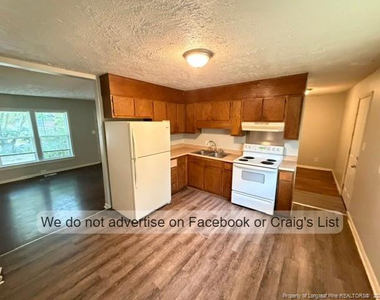 2721 Daly Avenue - Photo Thumbnail 2