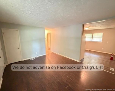 2721 Daly Avenue - Photo Thumbnail 1