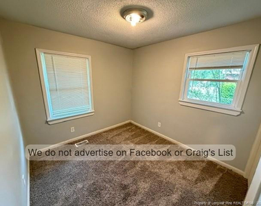 2721 Daly Avenue - Photo Thumbnail 6