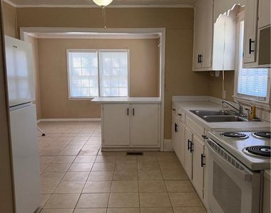 216 Brainerd Avenue - Photo Thumbnail 2