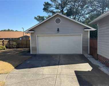 1813 Stetson Lane - Photo Thumbnail 2