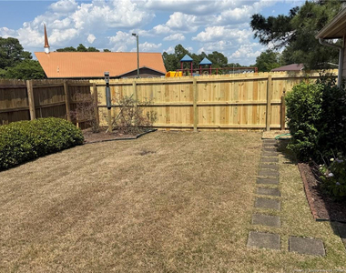 1813 Stetson Lane - Photo Thumbnail 14