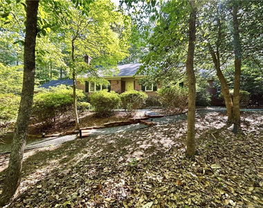 1963 Wedgewood Drive - Photo Thumbnail 2