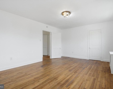 206 N Charlotte Street - Photo Thumbnail 14