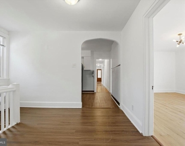 206 N Charlotte Street - Photo Thumbnail 5