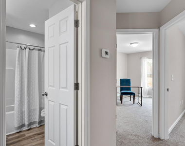 886 John Street - Photo Thumbnail 10