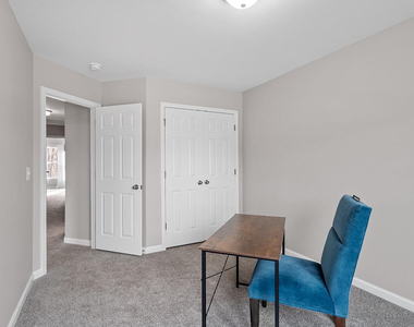 886 John Street - Photo Thumbnail 16