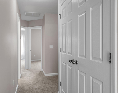 886 John Street - Photo Thumbnail 9