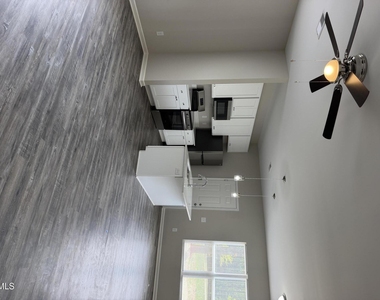 886 John Street - Photo Thumbnail 19