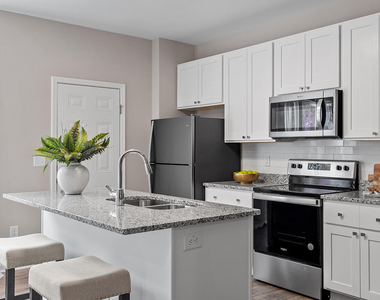 886 John Street - Photo Thumbnail 3