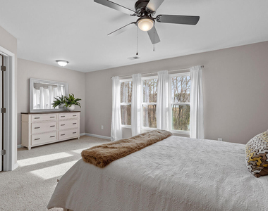 878 John Street - Photo Thumbnail 14