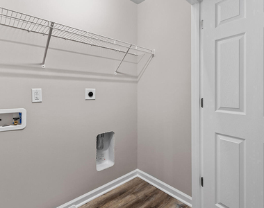 878 John Street - Photo Thumbnail 11