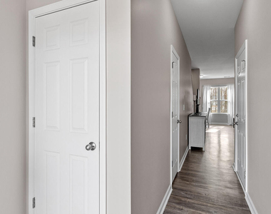 878 John Street - Photo Thumbnail 2